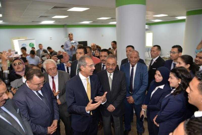 طلعت وبشارة يفتتحان مكتب بريد الإسماعيلية الرئيسي بعد التطوير والتجديد