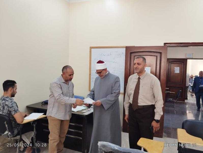 رئيس جامعة الأزهر يتفقد لجان امتحانات كلية الدراسات الإسلامية والعربية للبنين بدسوق