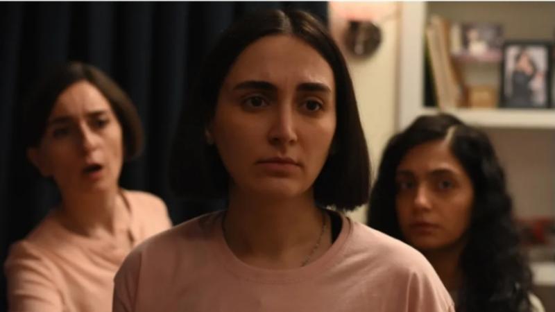 مشهد  من فيلم بذرة التنين المقدس