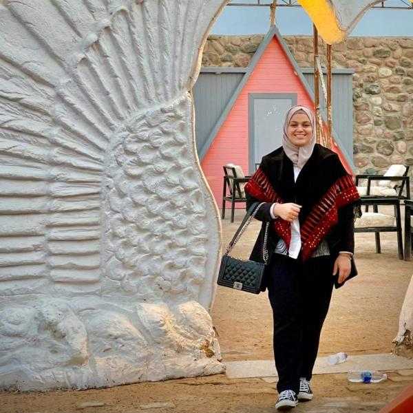 ”خاص” الفلسطينية خديجة غفري: تركت وطنها واكتشفت شغفها بالحرف اليدوية في مصر