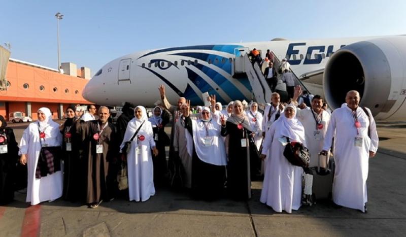 جانب من مغادرة أول فوج من حجاج القرعة