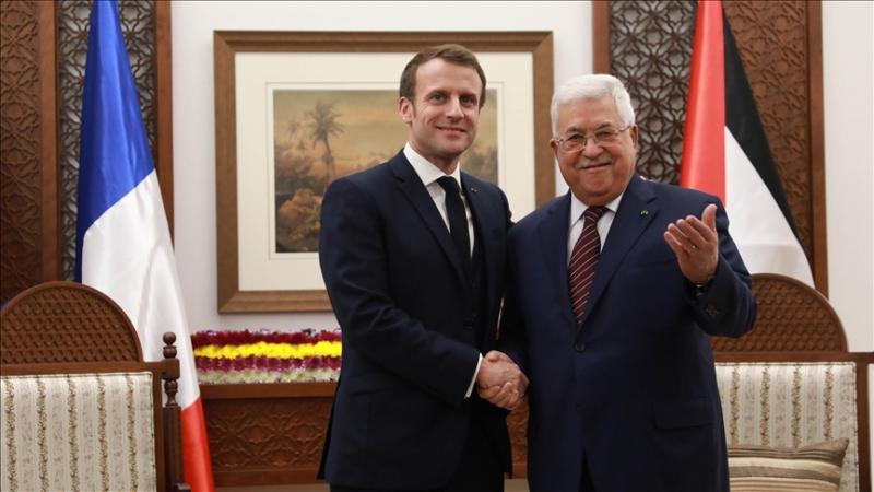 الرئيس الفرنسي و الرئيس الفلسطيني 