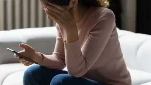 السجن 5 سنوات لعاطل بالإسكندرية لابتزازه طالبة عبر مواقع التواصل الاجتماعى