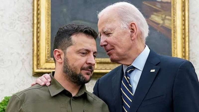 بايدن وزيلنسكي 