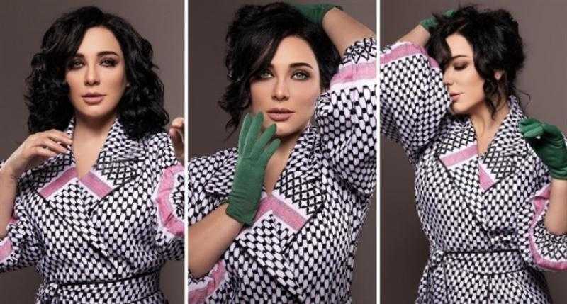 سلاف فواخرجي تدعم فلسطين بملابس من الكوفية