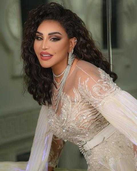 أحلام تثير الجدل على السوشيال ميديا بسعر فستانها
