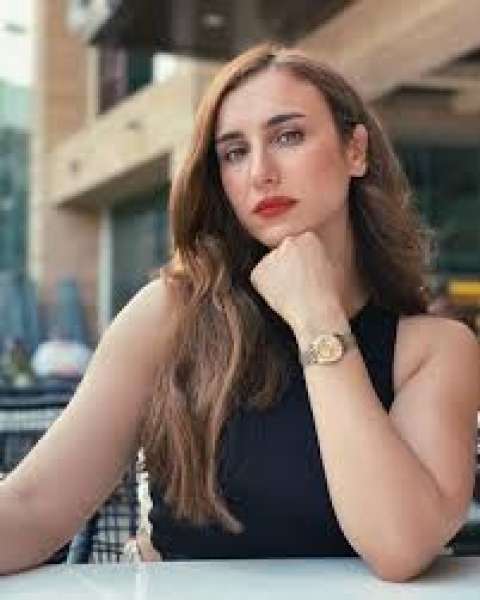 الفنانة هلا السعيد 