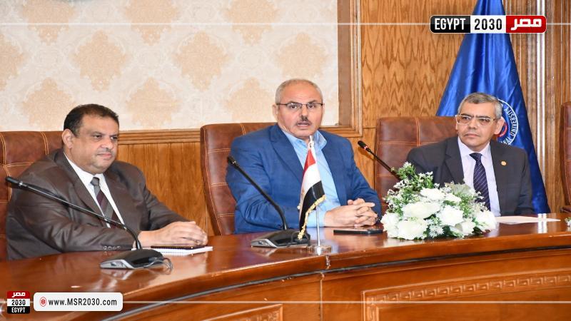 رئيس جامعة قناة السويس