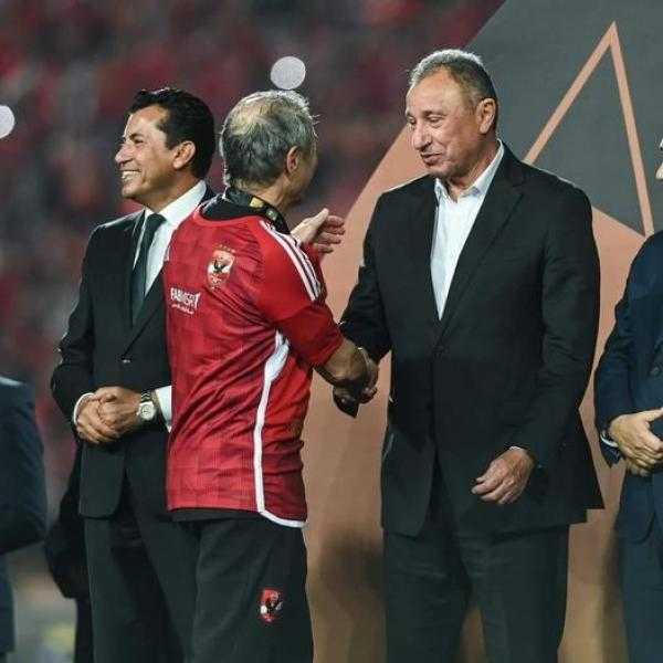 هدية فريدة من نوعها.. كولر يوجه رسالة لعمال الأهلي