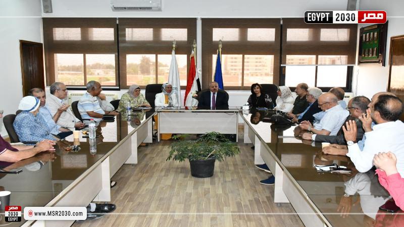 رئيس جامعة قناة السويس
