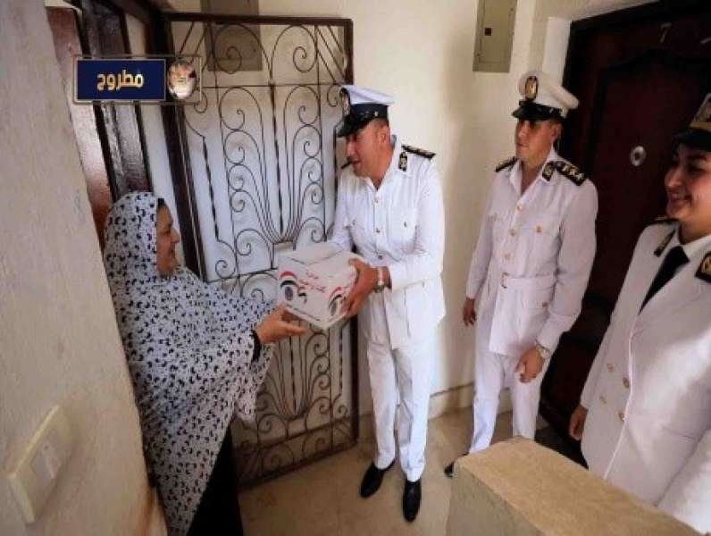الداخلية توزع كراتين غذائية مجاناً للمواطنين بمناسبة  عيد الأضحى 