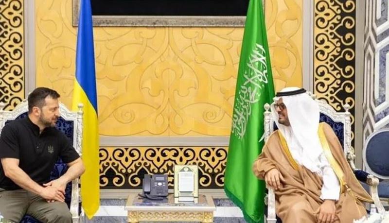زيلينسكي يصل إلى السعودية