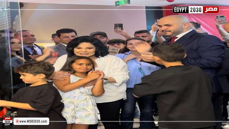 إسعاد يونس وحفيدتها