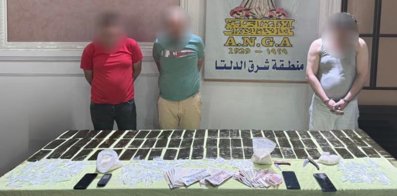 مخدر الحشيش بحوزة المتهمين
