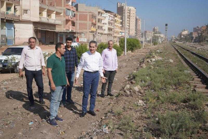 محافظ الغربية يفاجئ مركز ومدينة قطور ويوجه بعمل حملة مكبرة للنظافة ورفع الإشغالات