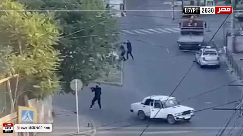 مقتل 9 بينهم 6 من أفراد الشرطة وإصابة 25