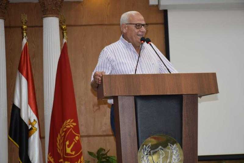 ”الغضبان” يلتقي الشباب المنتفعين بالمشروع الصناعي ”3 يوليو” جنوب بورسعيد
