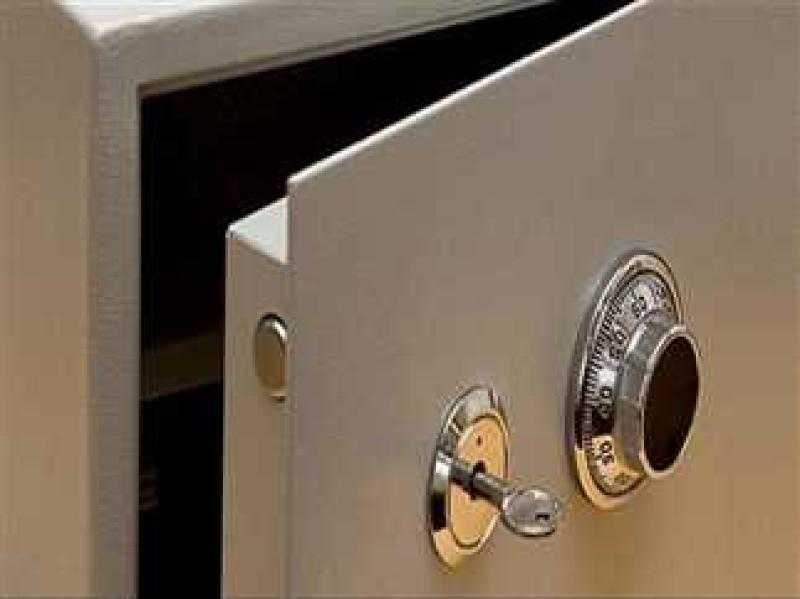 ضبط المتهم بسرقة 100 ألف جنيه من خزينة مطعم بالبحر الأحمر