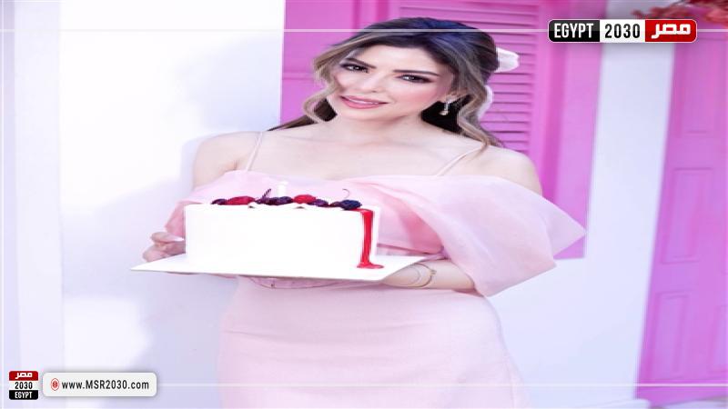 الفنانة ميرنا جميل