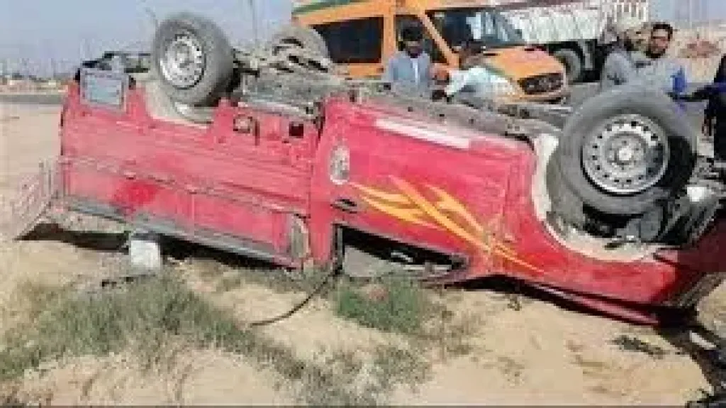 حادث انقلاب سيارة ربع 