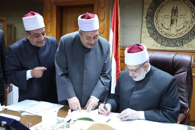 وكيل الأزهر يعتمد نتيجة الدور الأول 