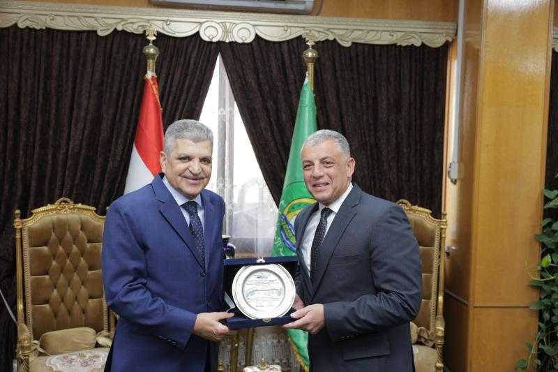 ربيع يقدم التهنئة لمحافظ الإسماعيلية ويبحث سبل تعزيز التعاون المشترك