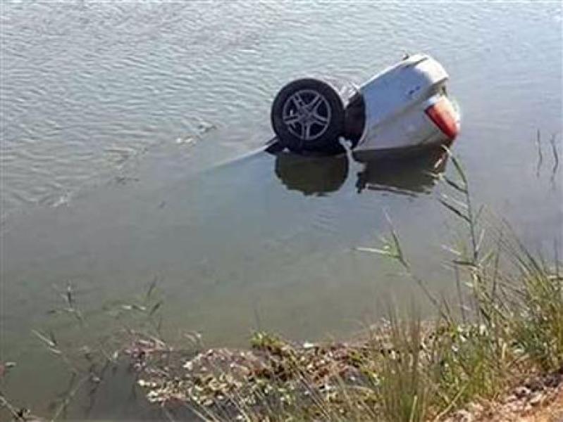  سقوط سيارة بنهر النيل