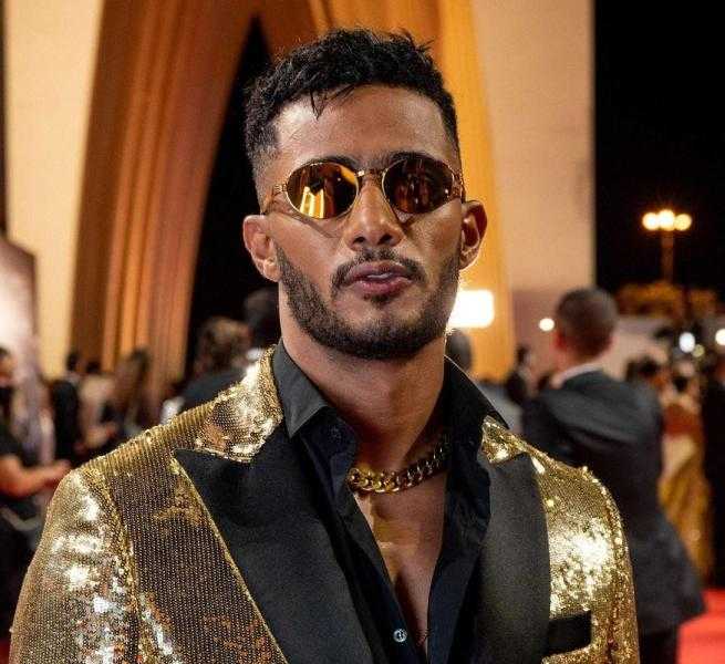 محمد رمضان يصفع أحد معجبيه بالساحل الشمالي