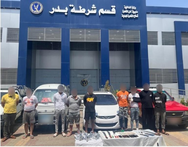 المتهمون والمضبوطات 