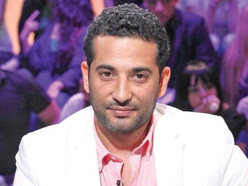 عمرو سعد يثير الجدل على السوشيال ميديا بتكلفة إطلالته في برنامج «بيت السعد»
