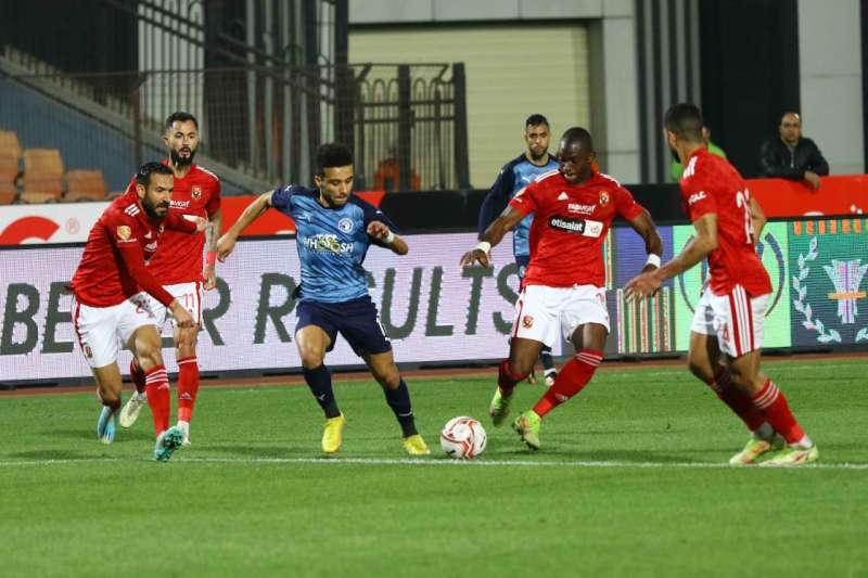 الأهلي يكتسح بيراميدز بثلاثية في دوري نايل