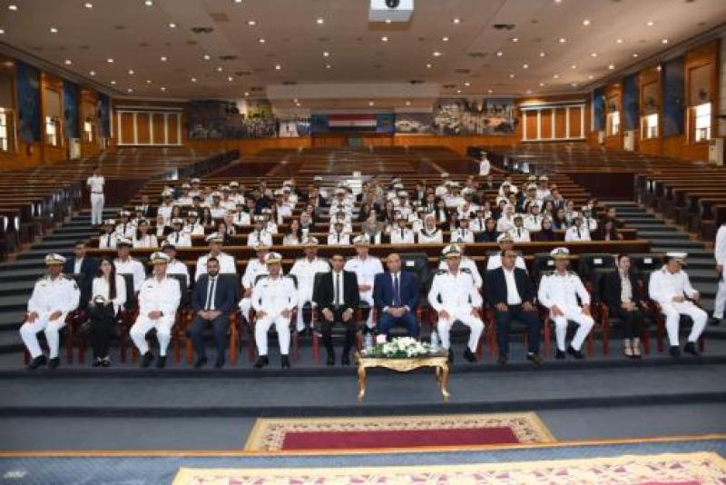 أكاديمية الشرطة تستقبل وفد من أعضاء هيئة التدريس وطلبة وطالبات كليات الحقوق بعدد من الجامعات