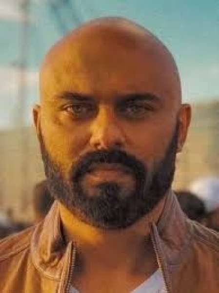 الفنان أحمد صلاح حسني