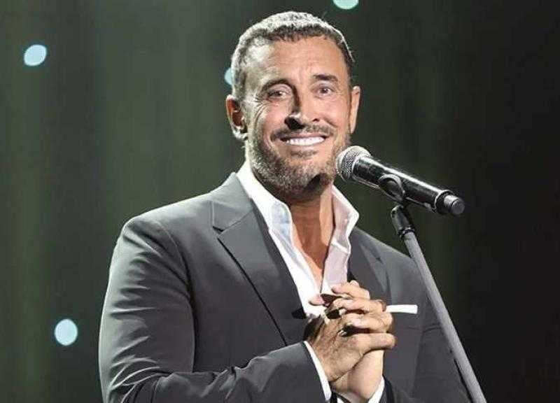 كاظم الساهر يروج لحفله بالعلمين