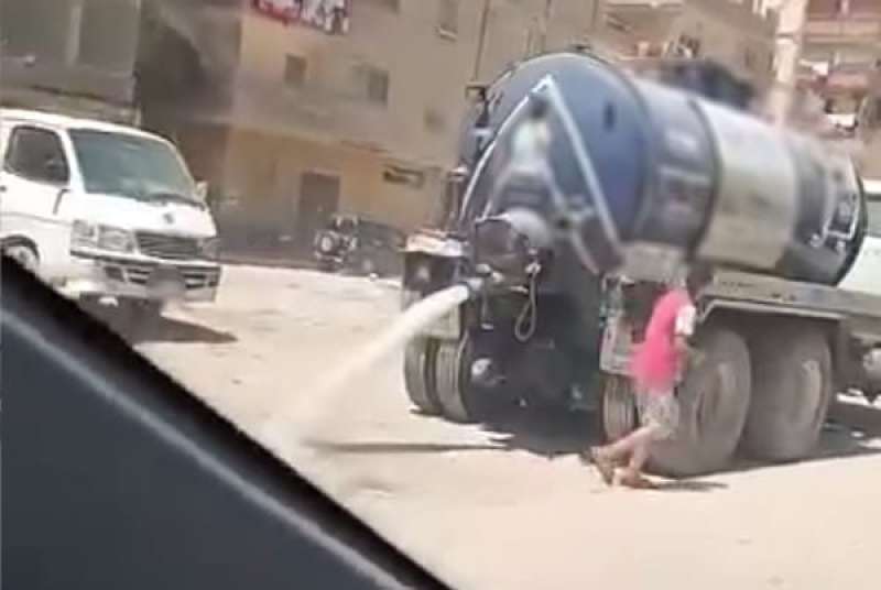 ضبط قائد سيارة صرف صحى