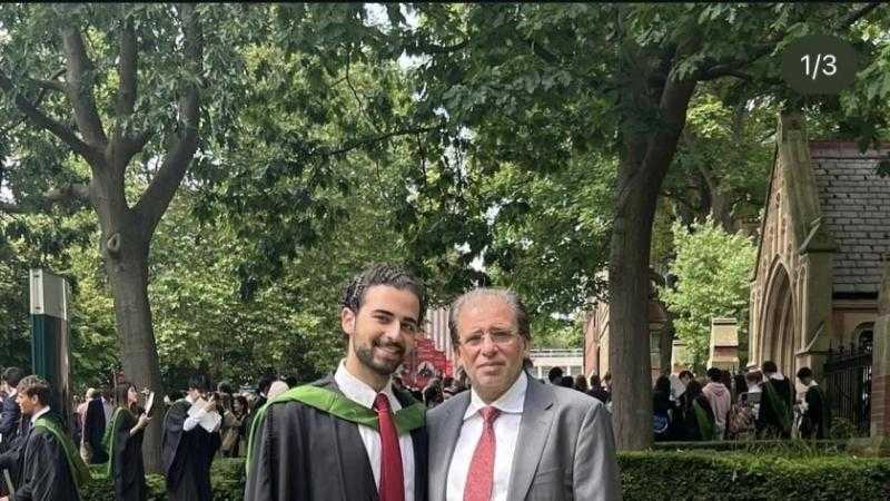المخرج خالد يوسف يحتفل بتخرج ابنه عبر ”انستجرام”