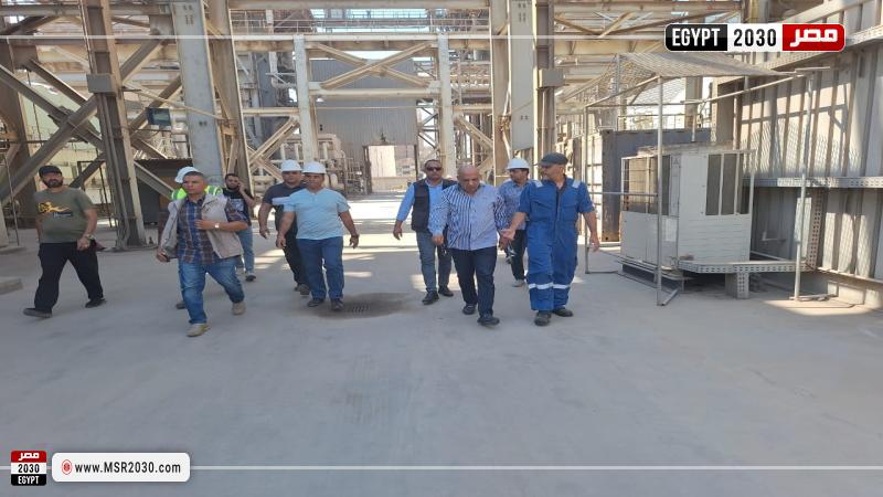 وزير الكهرباء خلال الجولات المفاجئة