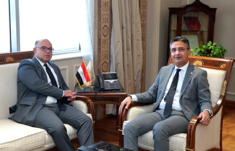 وزير التموين و رئيس الهيئة العامة للرقابة المالية 