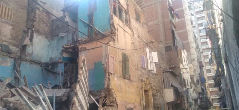 إنهيار جزئى فى 3 عقارات بالإسكندرية 