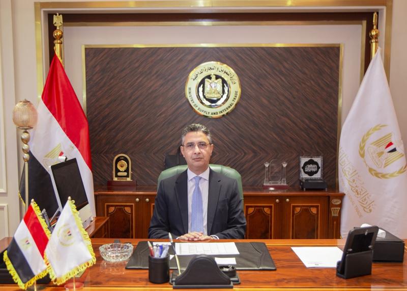 الدكتور شريف فاروق