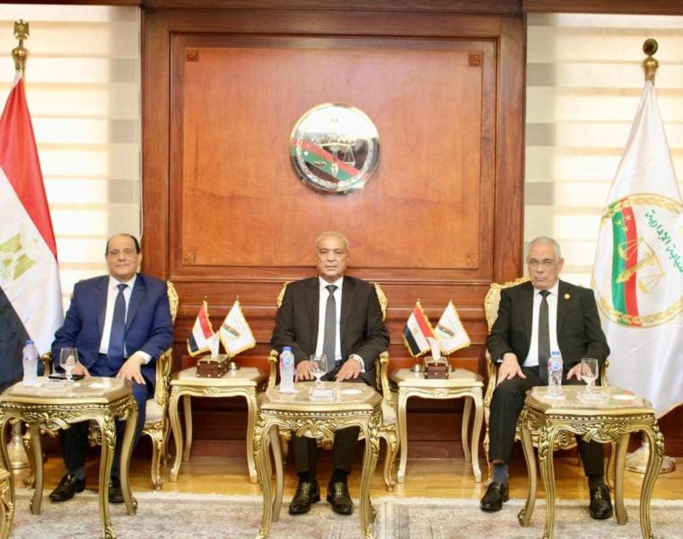 النائب العام ورئيس مجلس القضاء الأعلى يجريان زيارة إلى رئيس هيئة النيابة الإدارية 