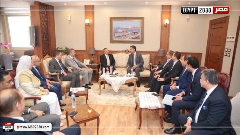 وزير التموين خلال اللقاء