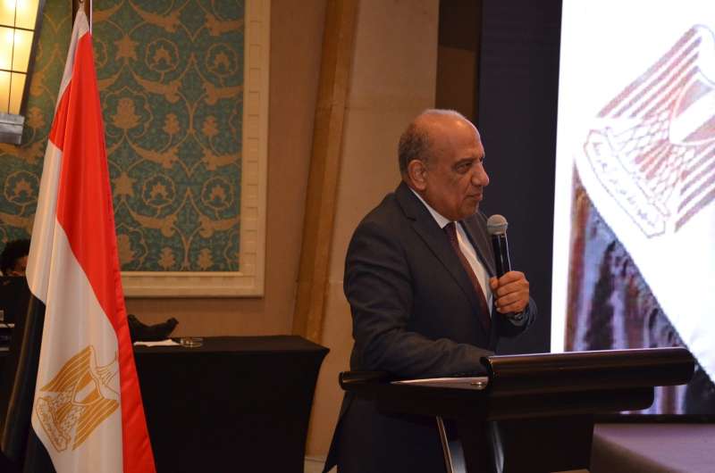 وزير الكهرباء خلال الاحتفالية