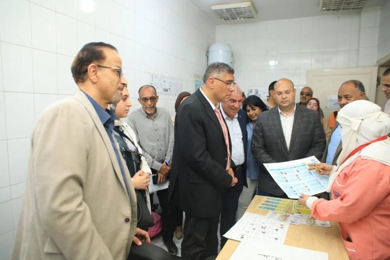 محافظ الجيزة يكلف بمد ساعات العمل بالوحدة الصحية فى أبو رواش بالفترة المسائية
