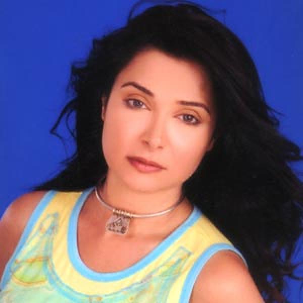 الفنانة أميرة العايدي