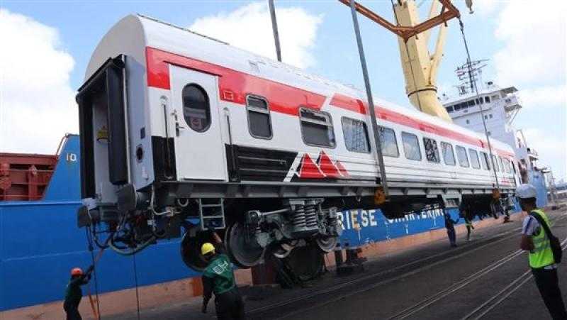 وصول 16 عربة سكة حديد درجة ثالثة مكيفة من المجر لميناء الإسكندرية