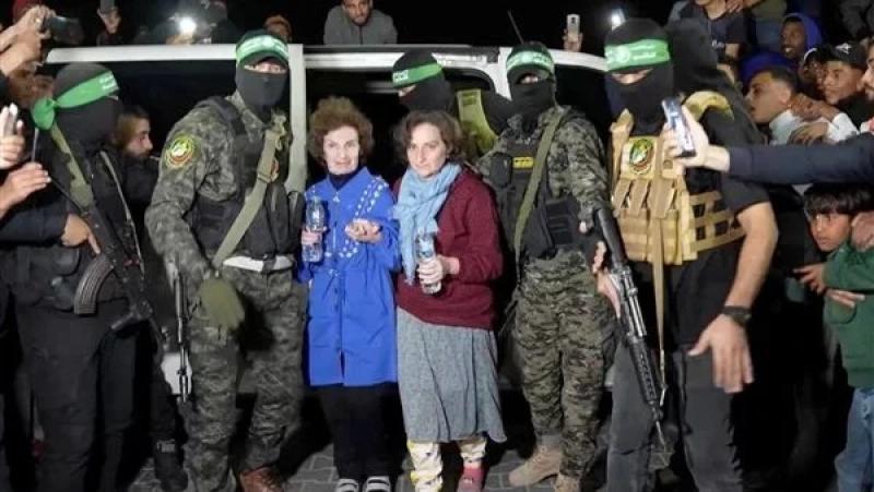 مواقف نبيلة.. أسيرة ”إسرائيلية” تكشف عن ظروف اعتقالها في غزة