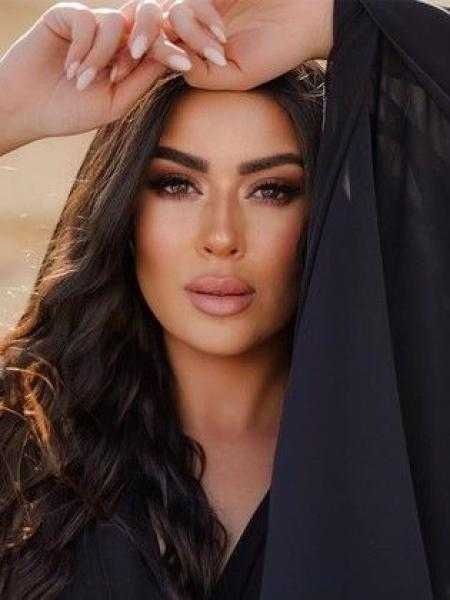 ميرنا نور الدين تبهر جمهورها بإطلالة رياضية
