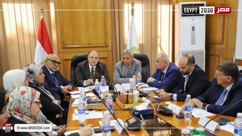 خلال الاجتماع