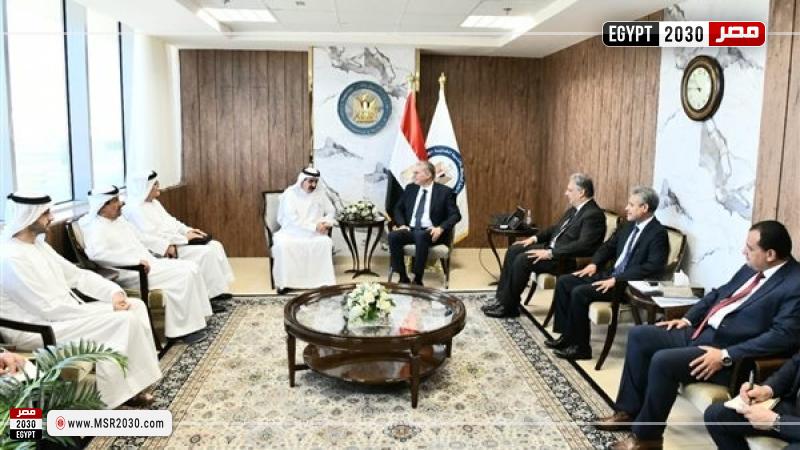 وزير البترول خلال اللقاء